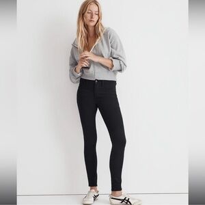 Madewell 9" Mid-Rise Roadtripper Skinny Jeans in Bennett Wash Size: 28,
